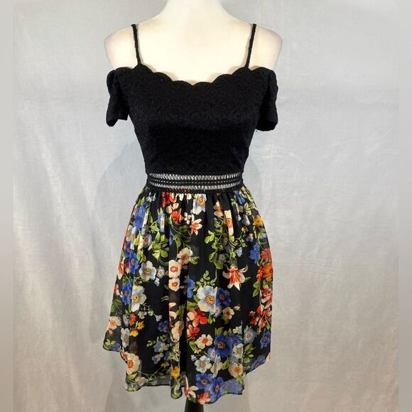 I.N. San Francisco Dresses & Skirts - Black lace and floral peek a boo midriff scalloped off shoulder dress size 3